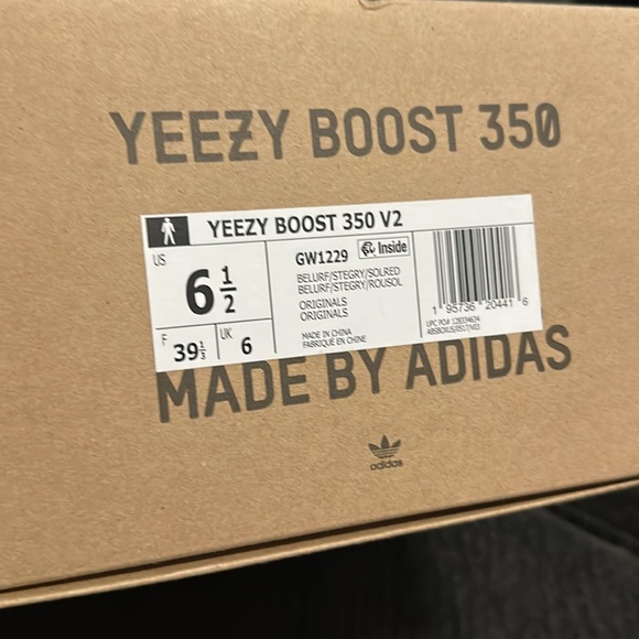 Yeezy 350v2 sneakers size 6 1/2 - Picture 9 of 9